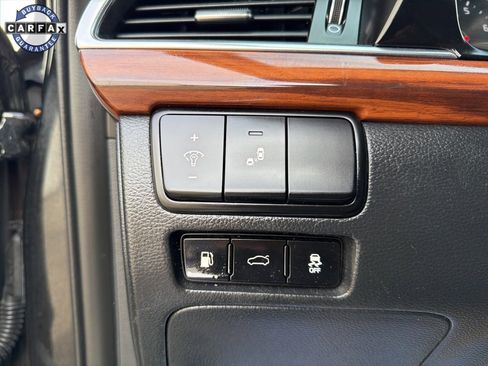 Used 2017 Kia Cadenza Premium w/ Luxury Package image 25