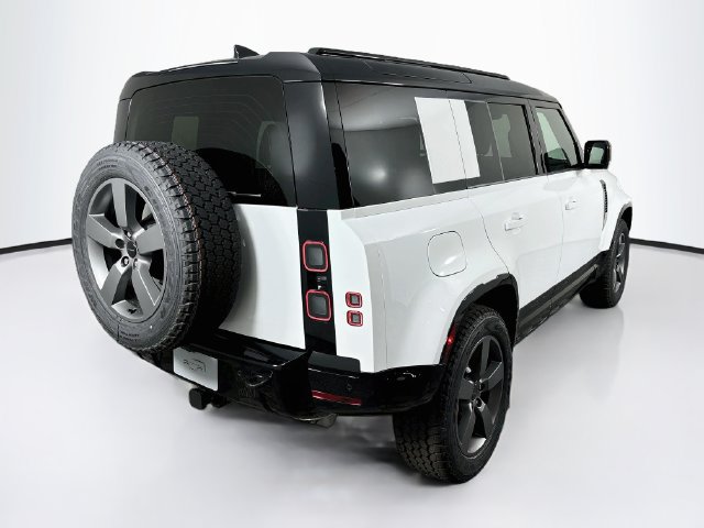 New 2026 Land Rover Defender 110 X-Dynamic SE AWD/4WD image 5