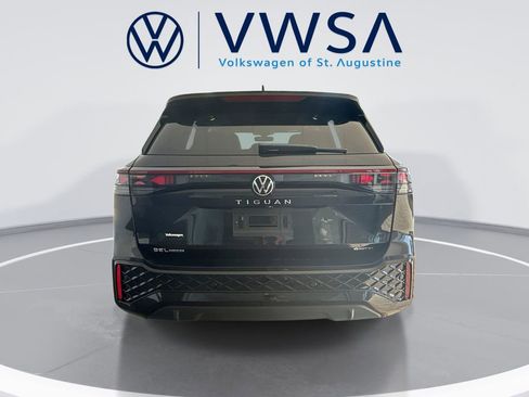 New 2026 Volkswagen Tiguan SEL R-Line AWD/4WD image 7