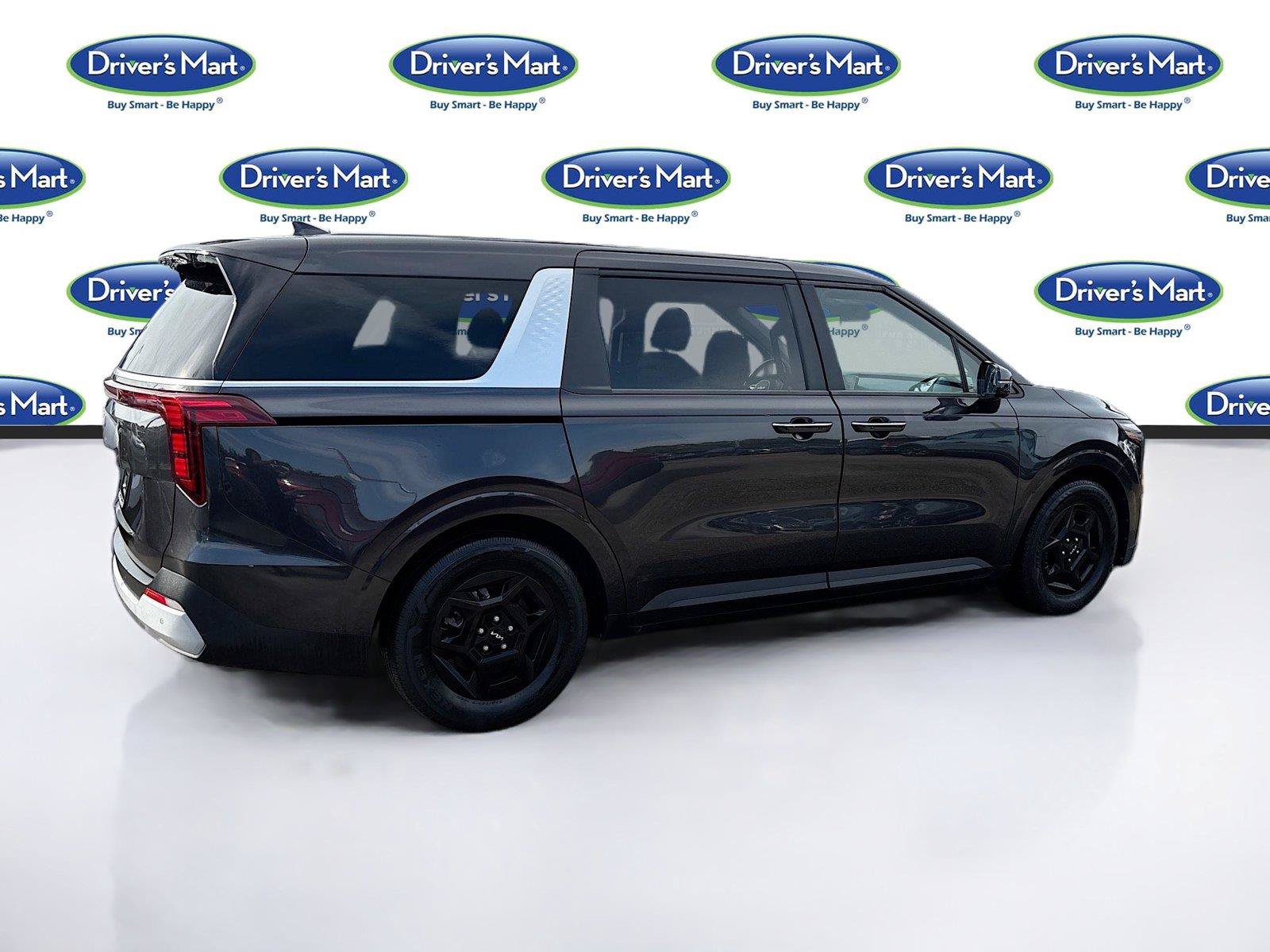 Used 2025 Kia Carnival FWD image 8