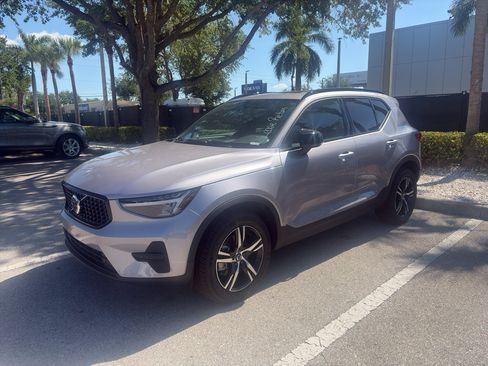 Certified 2026 Volvo XC40 B4 Plus FWD image 3