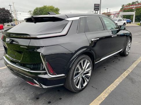 Used 2026 Cadillac Lyriq Signature Luxury w/ Nappa Leather Package AWD/4WD image 10