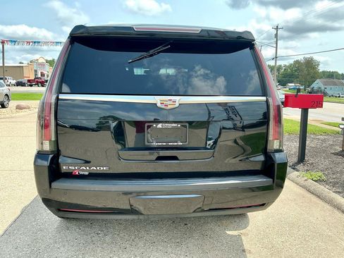 Used 2016 Cadillac Escalade Platinum AWD/4WD image 6