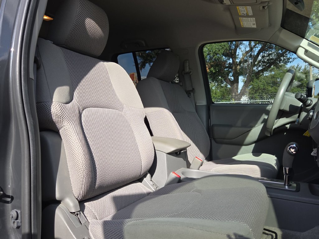 Used 2013 Nissan Frontier SV RWD image 28