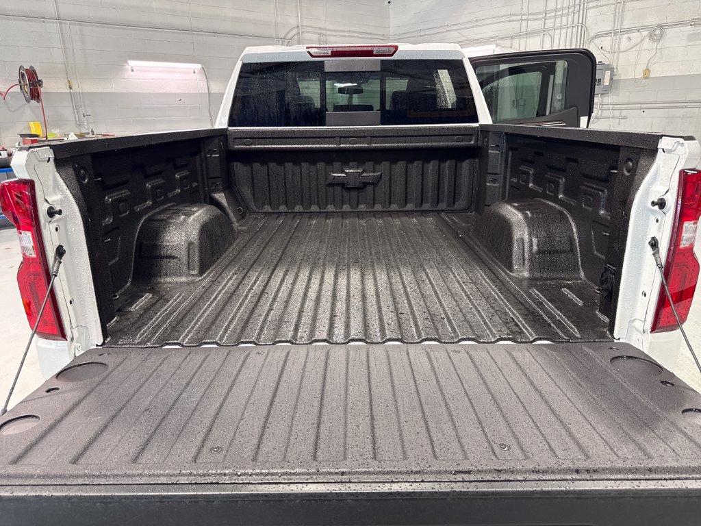 New 2026 Chevrolet Silverado 1500 RST w/ Dark Appearance Package AWD/4WD image 45