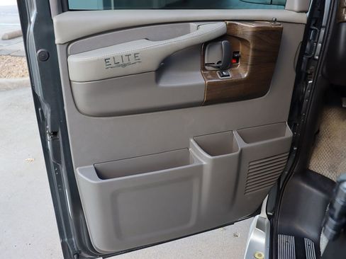 Used 2014 GMC Savana 1500 image 57