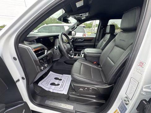 Used 2025 GMC Yukon Denali AWD/4WD image 7