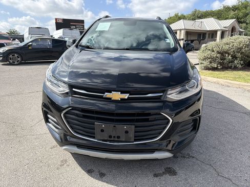 Used 2019 Chevrolet Trax LT w/ LT Convenience Package FWD image 8