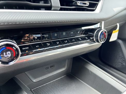 New 2026 Chevrolet Equinox LT w/ Convenience Package II image 11