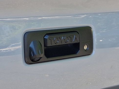 Used 2019 Toyota Tacoma TRD Sport w/ Technology Package AWD/4WD image 29