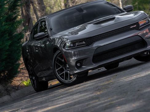 Used 2017 Dodge Charger R/T image 36