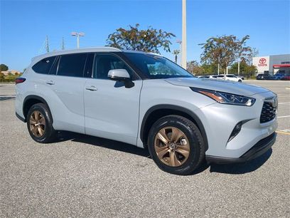 Certified 2022 Toyota Highlander Bronze Edition