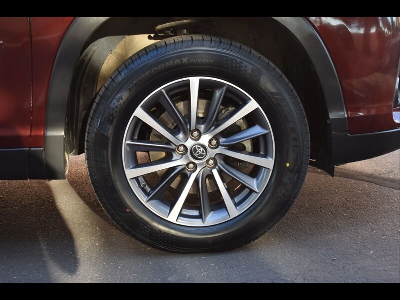 Used 2019 Toyota Highlander XLE FWD image 43