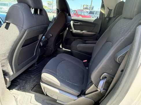Used 2012 GMC Acadia SLE w/ LPO, 'HIT The Road' Package FWD image 7