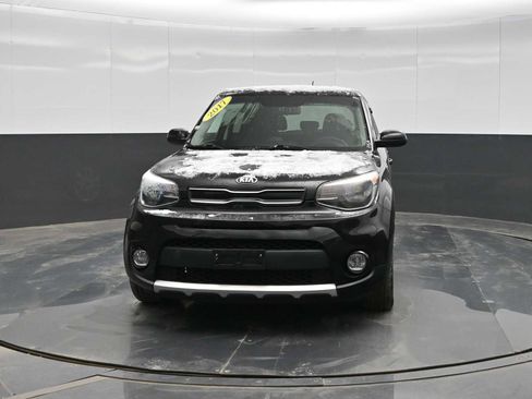 Used 2017 Kia Soul + image 3