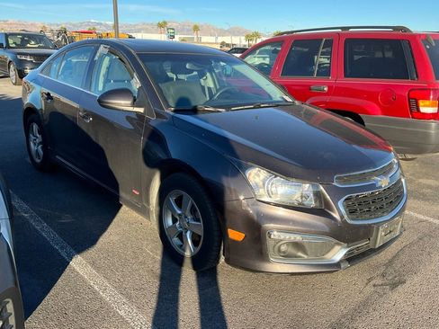 Used 2015 Chevrolet Cruze LT w/ Sun And Sound Package image 10