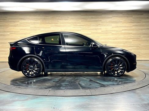 Used 2025 Tesla Model Y Performance AWD/4WD image 23