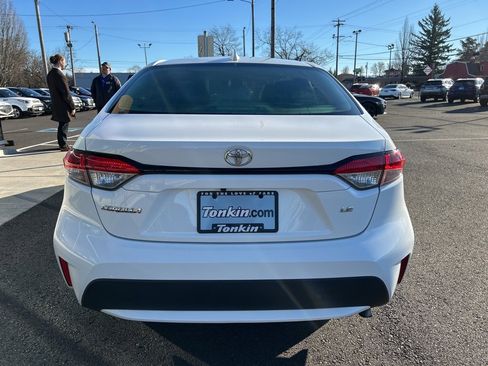 Used 2022 Toyota Corolla LE image 4
