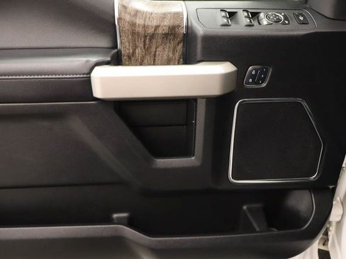 Used 2017 Ford F250 Lariat w/ Lariat Ultimate Package AWD/4WD image 19