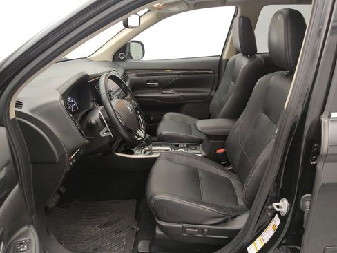 Used 2017 Mitsubishi Outlander GT image 17