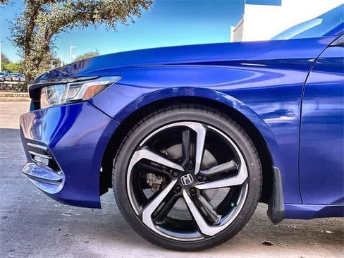 Used 2018 Honda Accord Sport image 14