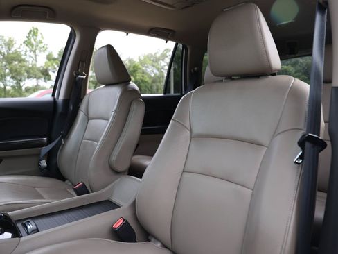Used 2016 Honda Pilot Touring image 6