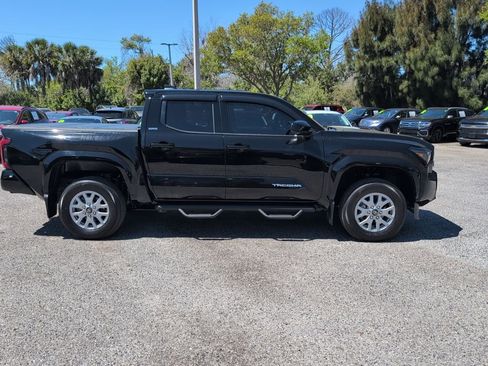Used 2025 Toyota Tacoma SR5 image 2