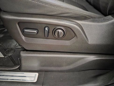 Used 2022 Chevrolet Silverado 2500 LT w/ Convenience Package image 66