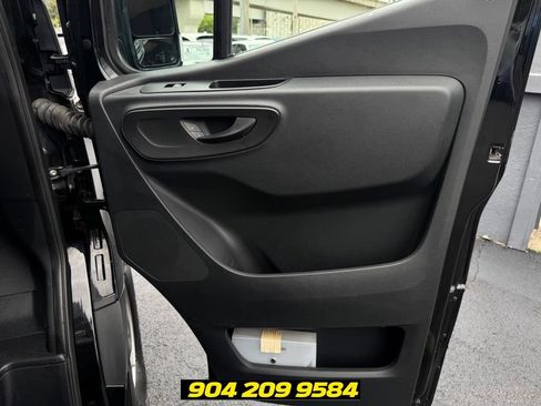 Used 2019 Mercedes-Benz Sprinter 2500 image 29