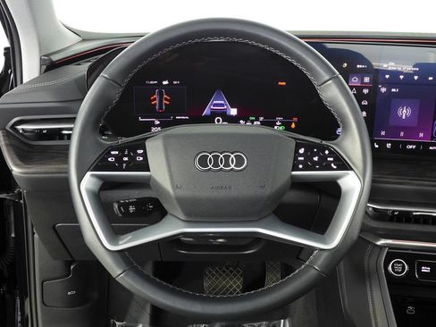 Used 2025 Audi Q5 Premium Plus w/ Premium Plus AWD/4WD image 27