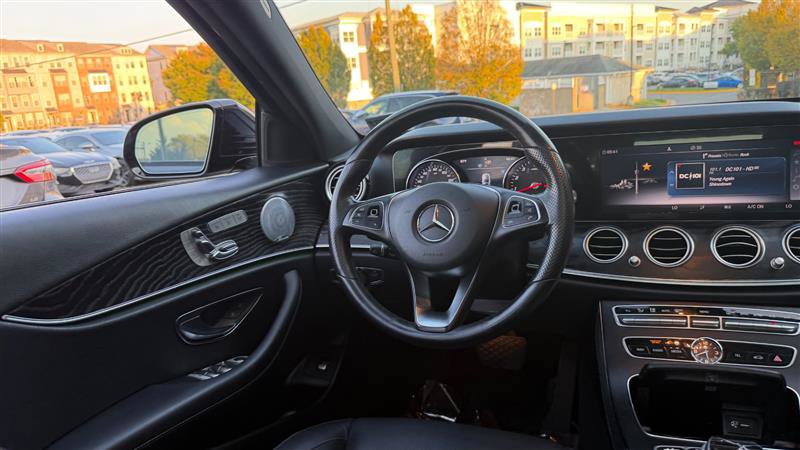 Used 2018 Mercedes-Benz E 300 image 26