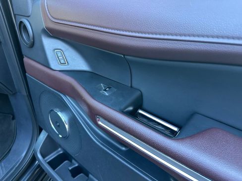 Used 2024 Ford Expedition Limited image 44