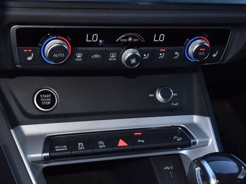 Used 2023 Audi Q3 2.0T Premium w/ Convenience Package image 29