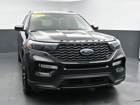 Used 2023 Ford Explorer ST AWD/4WD image 3