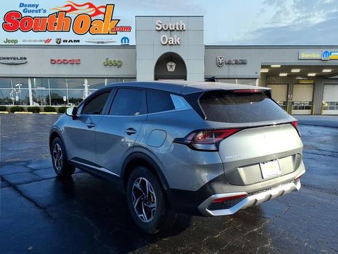 Used 2024 Kia Sportage LX image 4