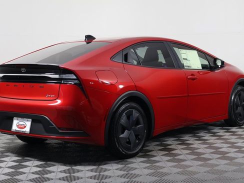 New 2026 Toyota Prius SE image 2