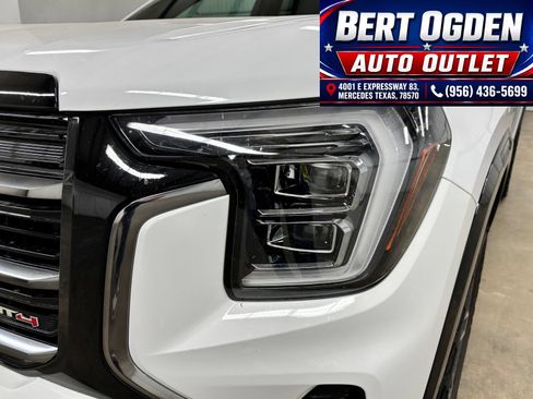 Used 2026 GMC Terrain AT4 AWD/4WD image 9
