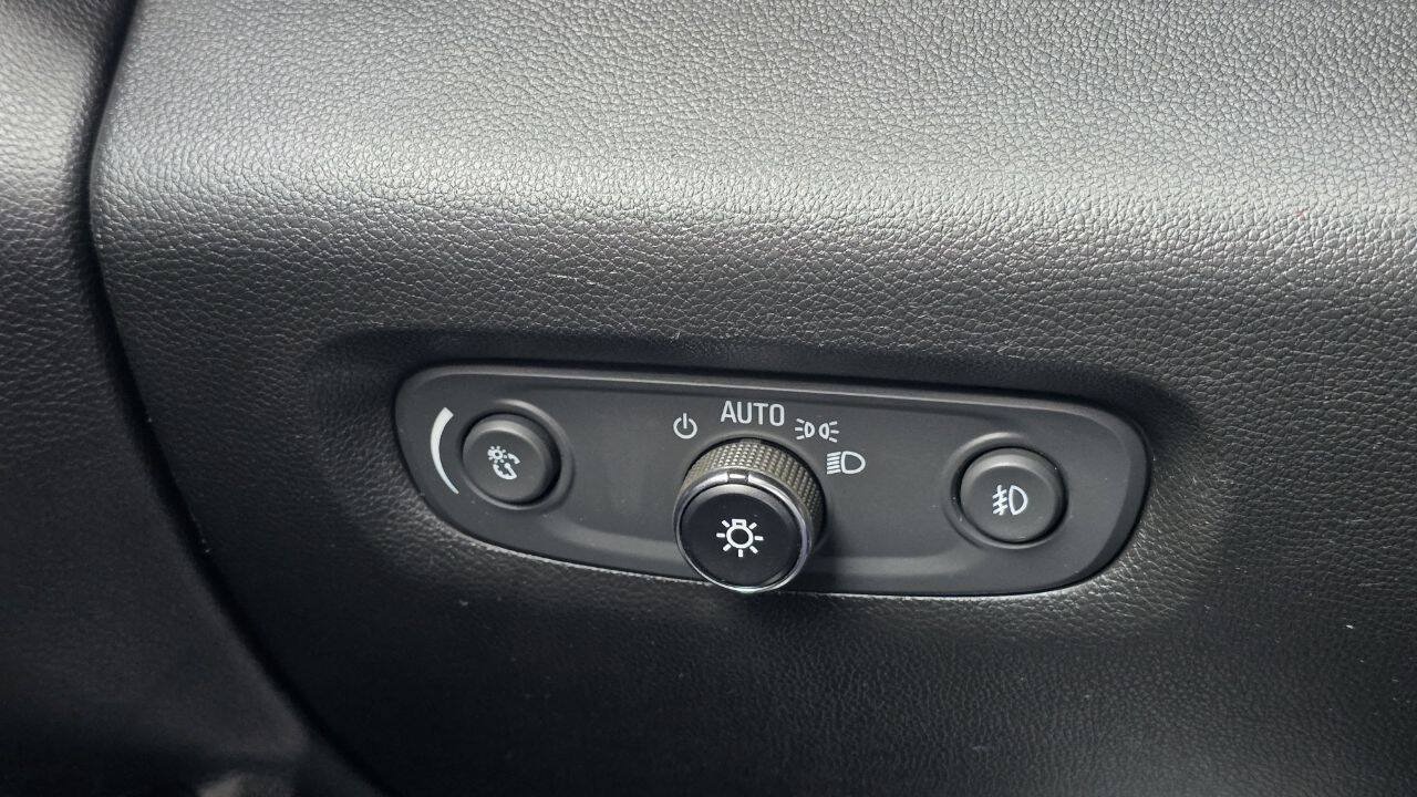 Used 2019 Chevrolet Traverse LT w/ LPO, Blackout Package AWD/4WD image 34