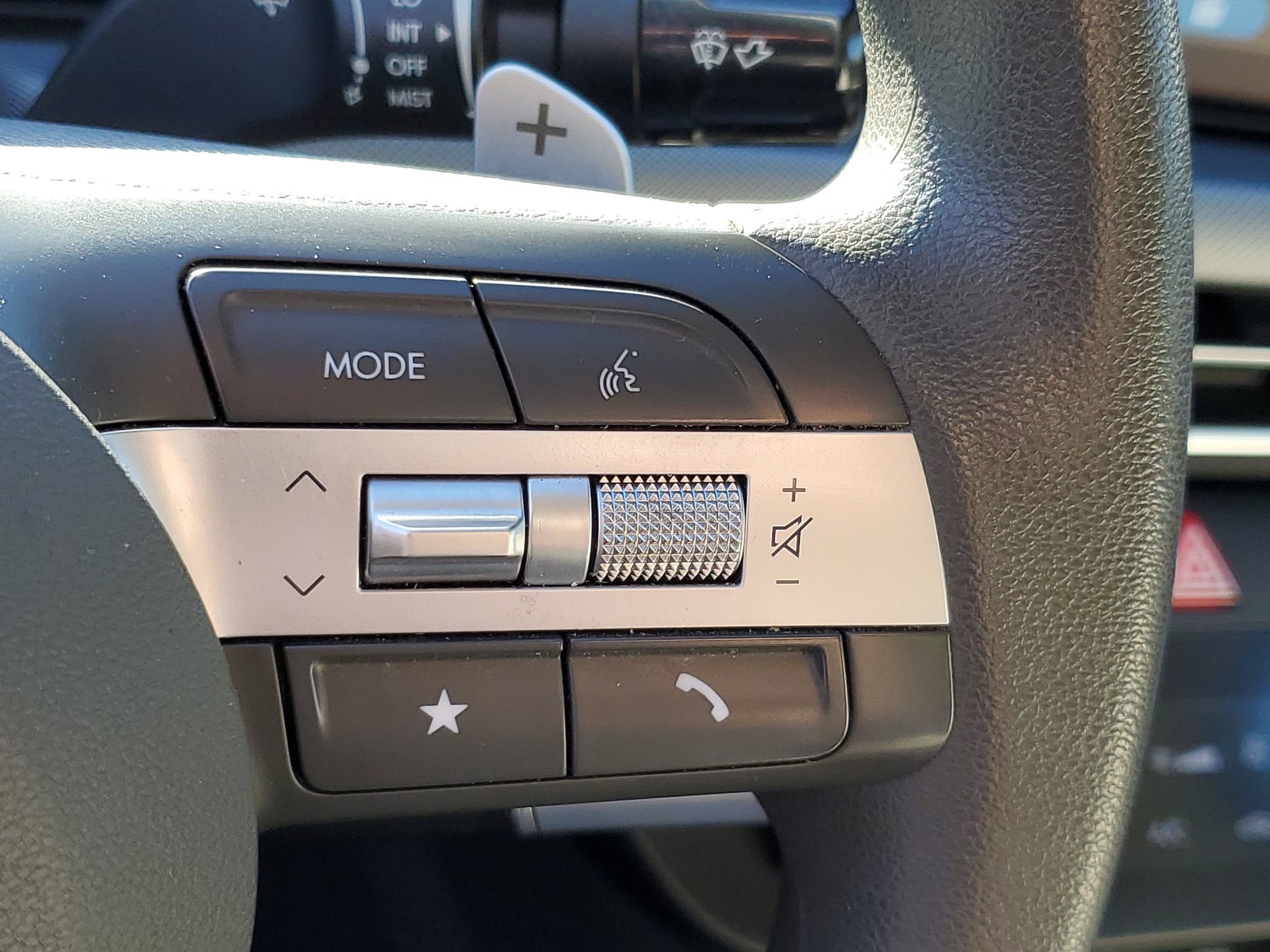 Used 2025 Hyundai Sonata SEL FWD image 13