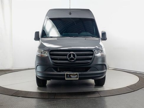 Used 2024 Mercedes-Benz Sprinter 2500 image 2