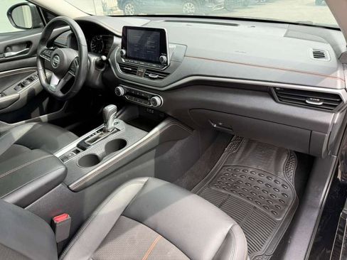 Used 2020 Nissan Altima 2.5 SR w/ Premium Package image 16