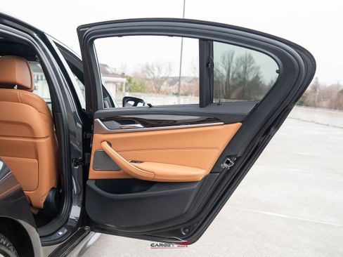 Used 2019 BMW M550i xDrive AWD/4WD image 50
