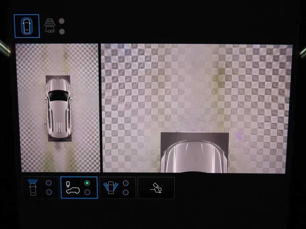 Used 2026 GMC Acadia AT4 w/ LPO, Floor Liner Package AWD/4WD image 22
