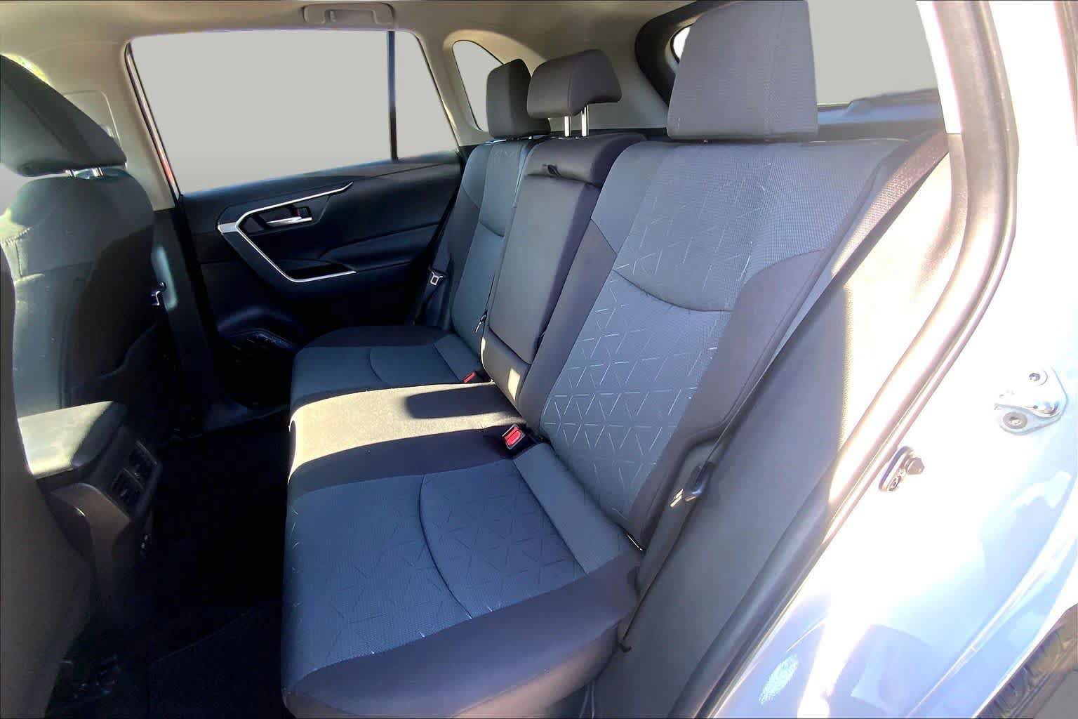 Used 2025 Toyota RAV4 XLE w/ Convenience Package AWD/4WD image 18