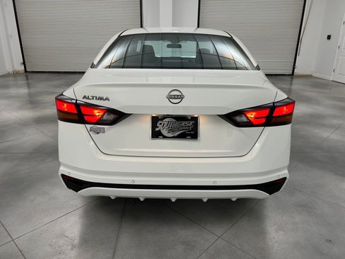 Used 2025 Nissan Altima 2.5 SV image 6