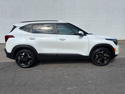 Used 2025 Kia Seltos EX w/ EX Sunroof Package