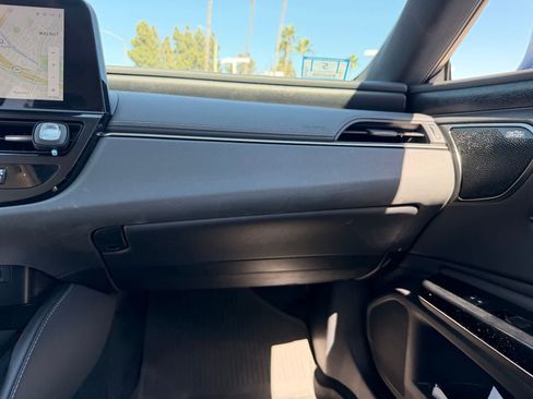 Used 2025 Lexus ES 300h w/ Accessory Package (Z1) FWD image 17