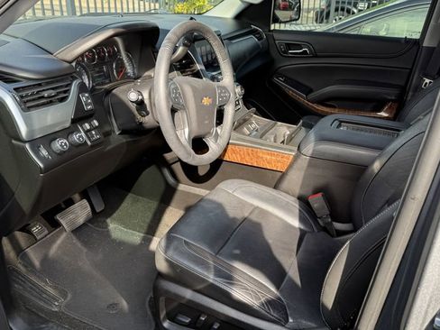 Used 2018 Chevrolet Tahoe Premier AWD/4WD image 3
