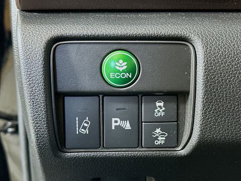 Used 2017 Honda Accord Touring image 17