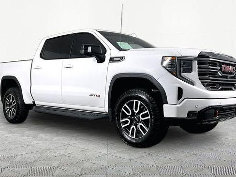 Used 2025 GMC Sierra 1500 AT4 w/ AT4 Premium Package AWD/4WD image 2